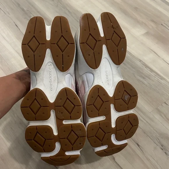 New Balance 9060 size 8.5 women’s sneakers TEMPORARILY UNAVAILABLE-read details - Picture 13 of 13